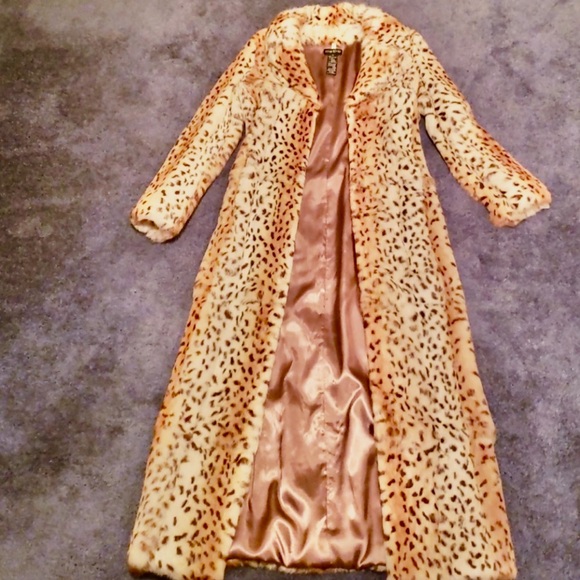 NEW BEBE REAL Fur Leopard Print Coat - Picture 9 of 9